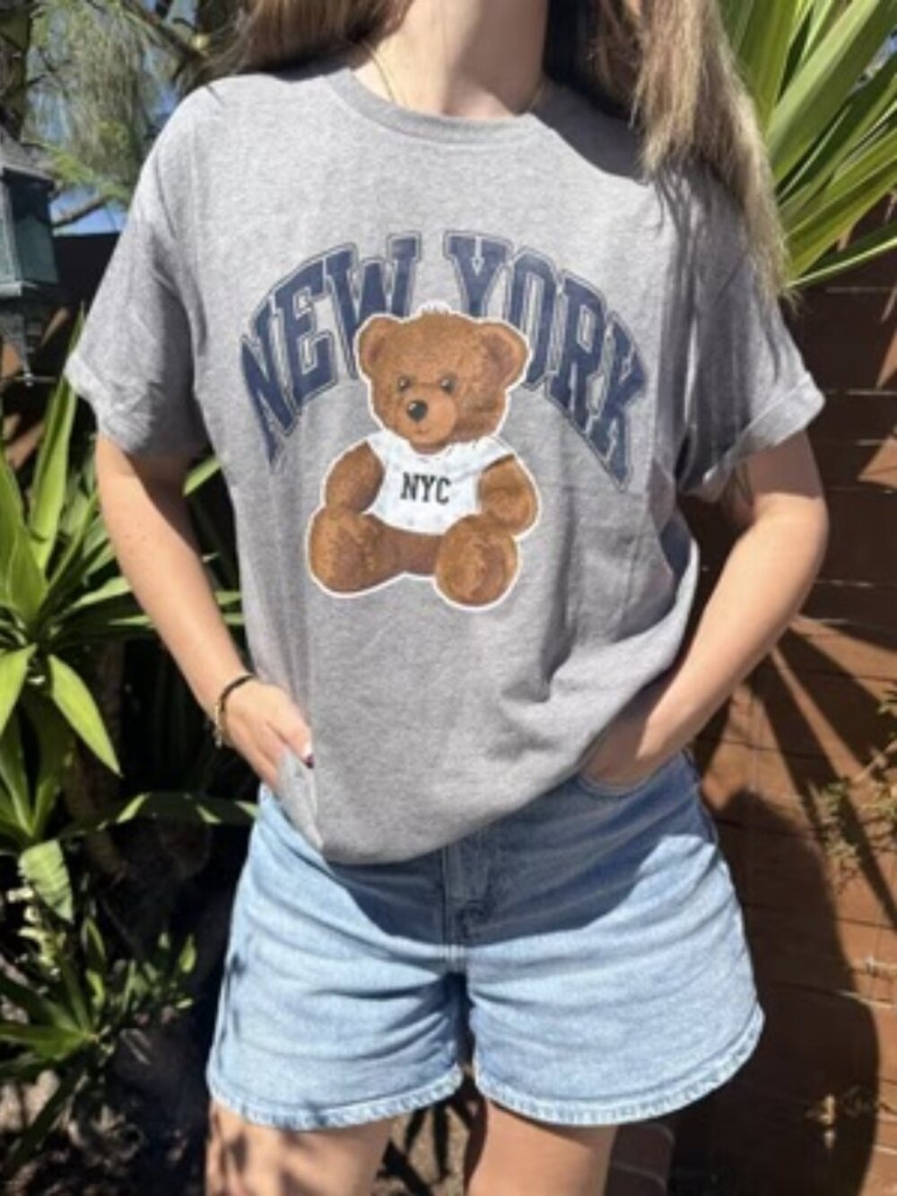 NWT Anthropologie Women's Gray New York Bear Graphic T-Shirt